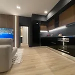 Garibaldi 1 Ground Floor 1br Apartment, Old Town * オルビア