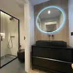아파트 Garibaldi 1 Ground Floor 1br Apartment, Old Town *