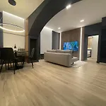Garibaldi 1 Ground Floor 1br Apartment, Old Town * 올비아
