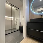 Garibaldi 1 Ground Floor 1br Apartment, Old Town アパート オルビア