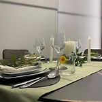 Garibaldi 1 Ground Floor 1br Apartment, Old Town 아파트 올비아