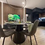 アパート Garibaldi 1 Ground Floor 1br Apartment, Old Town オルビア
