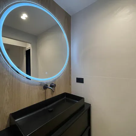 Apartman Luxury Renovated Ground Floor 1br - Of The - Historical Centre *