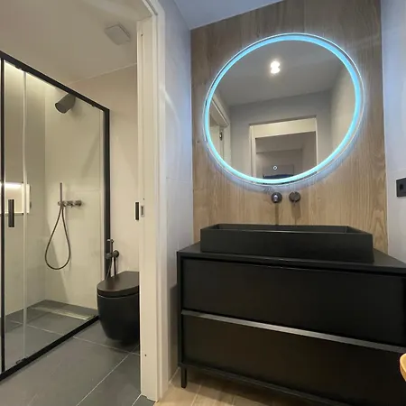 Apartman Luxury Renovated Ground Floor 1br - Of The - Historical Centre *