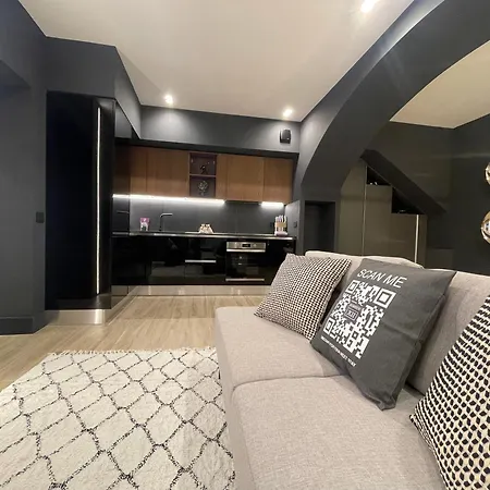 Luxury Renovated Ground Floor 1br - Of The - Historical Centre *