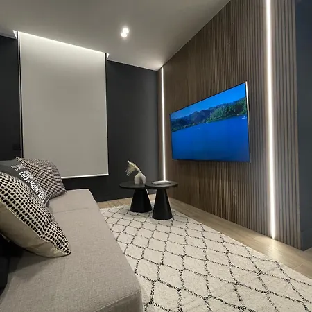 Luxury Renovated Ground Floor 1br - Of The - Historical Centre