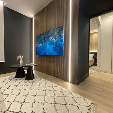 Luxury Renovated Ground Floor 1br - Of The - Historical Centre * Olbia