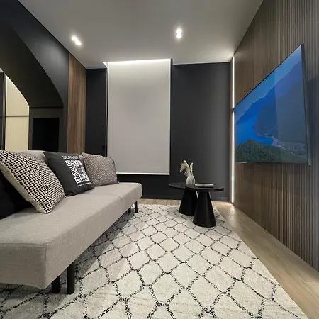 Luxury Renovated Ground Floor 1br - Of The - Historical Centre Olbia