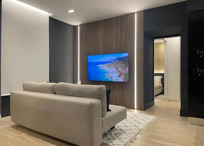 Luxury Renovated Ground Floor 1br - Of The - Historical Centre Olbia