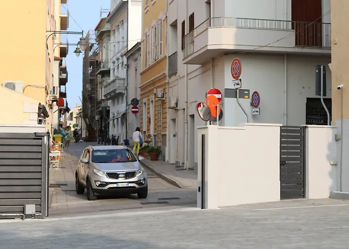 Luxury Renovated Ground Floor 1br - Of The - Historical Centre