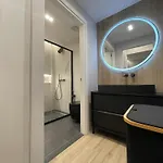 Apartment Garibaldi 1 Ground Floor 1br Apartment, Old Town *