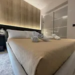 Garibaldi 1 Ground Floor 1br Apartment, Old Town *