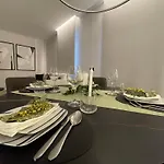 Garibaldi 1 Ground Floor 1br Apartment, Old Town Apartman *