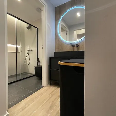 Luxury Renovated Ground Floor 1br - Of The - Historical Centre Appartamento