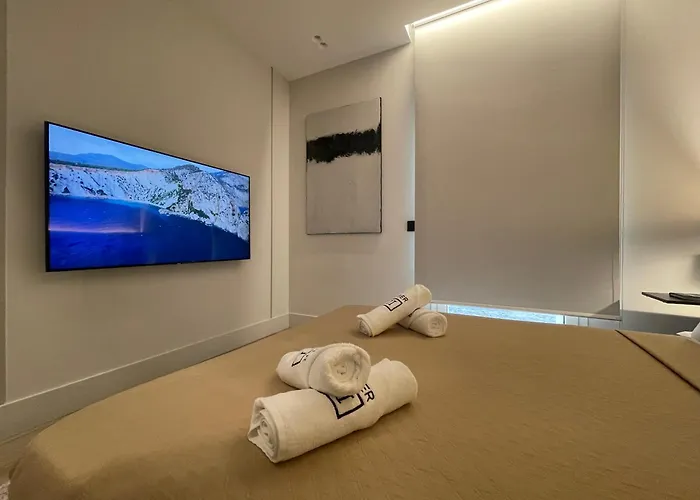 Luxury Renovated Ground Floor 1br - Of The - Historical Centre Olbia