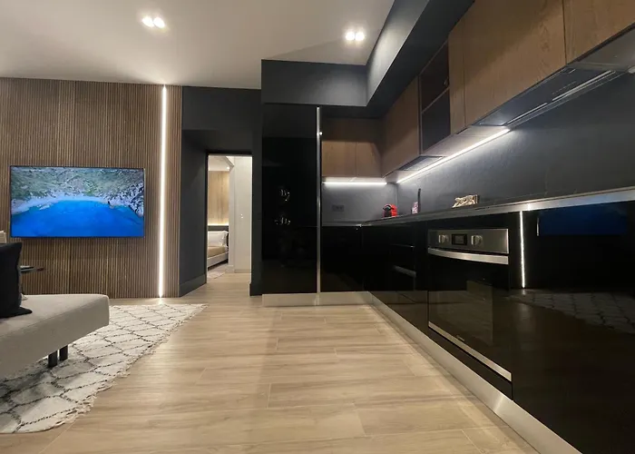 Luxury Renovated Ground Floor 1br - Of The - Historical Centre * Ольбия