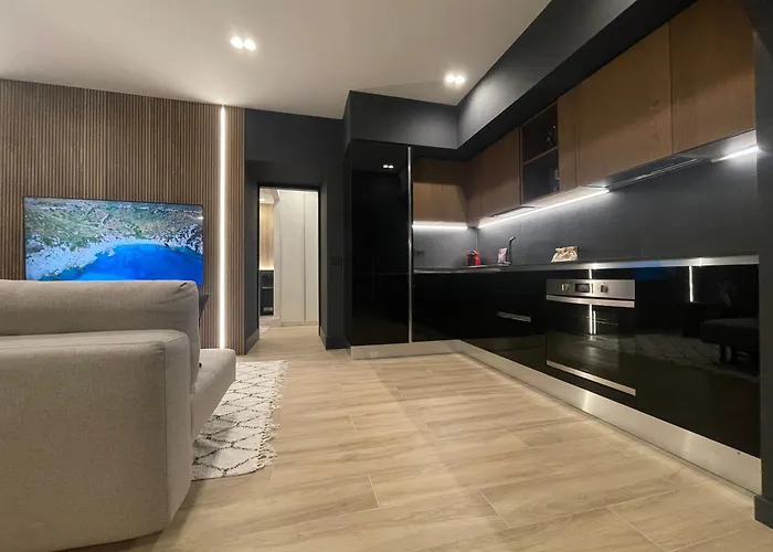 Luxury Renovated Ground Floor 1br - Of The - Historical Centre * Ольбия