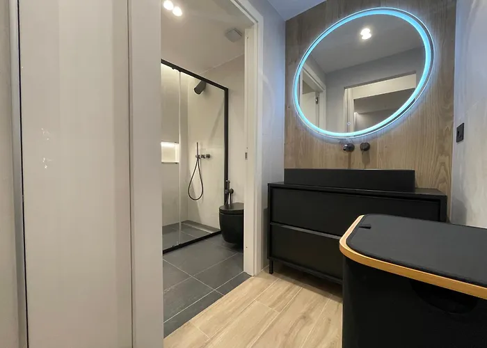 Luxury Renovated Ground Floor 1br - Of The - Historical Centre Apartment Olbia