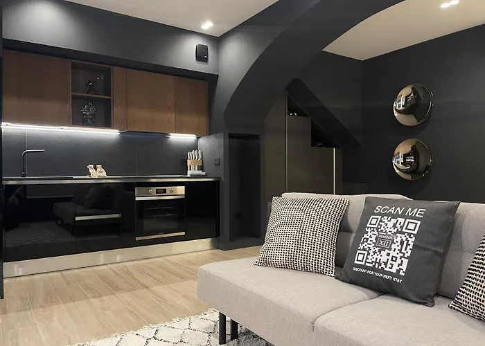 Luxury Renovated Ground Floor 1br - Of The - Historical Centre *