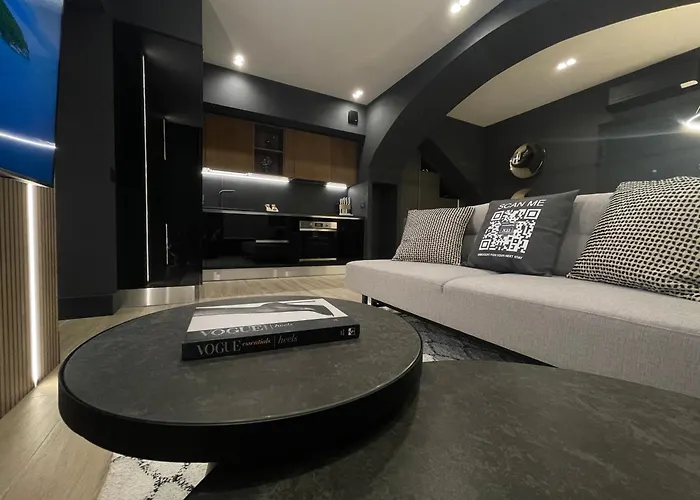 Luxury Renovated Ground Floor 1br - Of The - Historical Centre