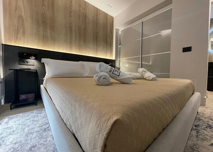 Luxury Renovated Ground Floor 1br - Of The - Historical Centre *