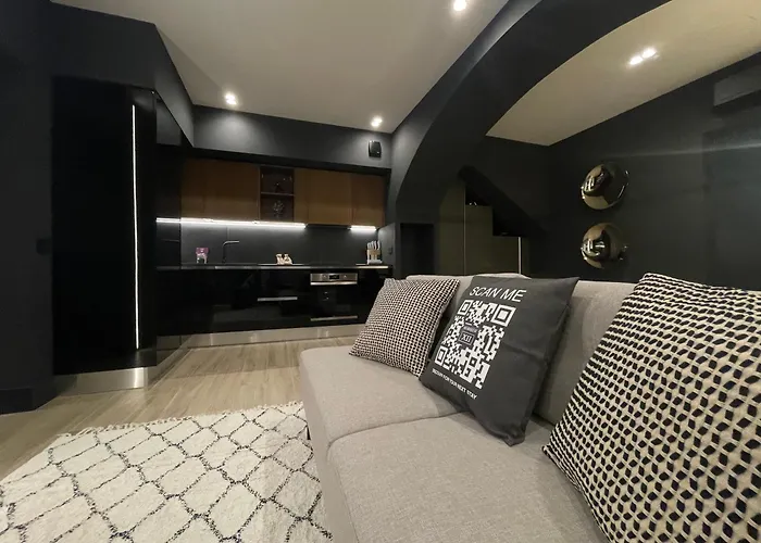 Apartamento Luxury Renovated Ground Floor 1br - Of The - Historical Centre *