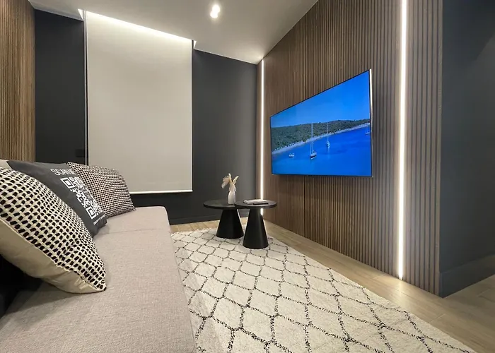 Luxury Renovated Ground Floor 1br - Of The - Historical Centre Apartment Olbia