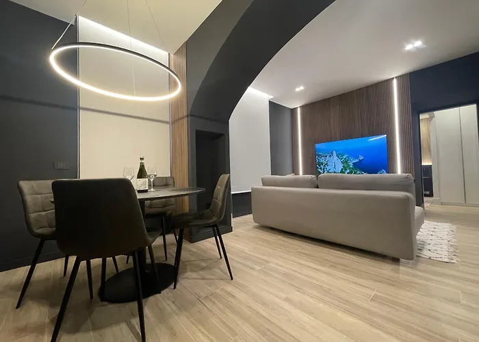 Luxury Renovated Ground Floor 1br - Of The - Historical Centre Olbia