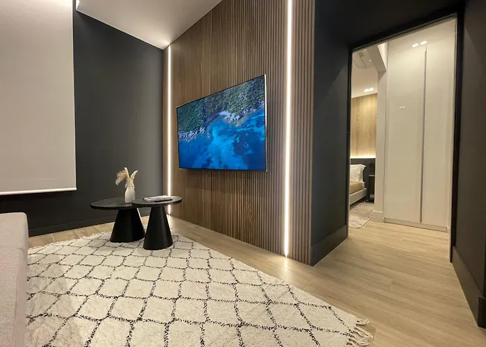 Luxury Renovated Ground Floor 1br - Of The - Historical Centre * Olbia