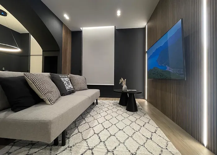 Luxury Renovated Ground Floor 1br - Of The - Historical Centre Olbia